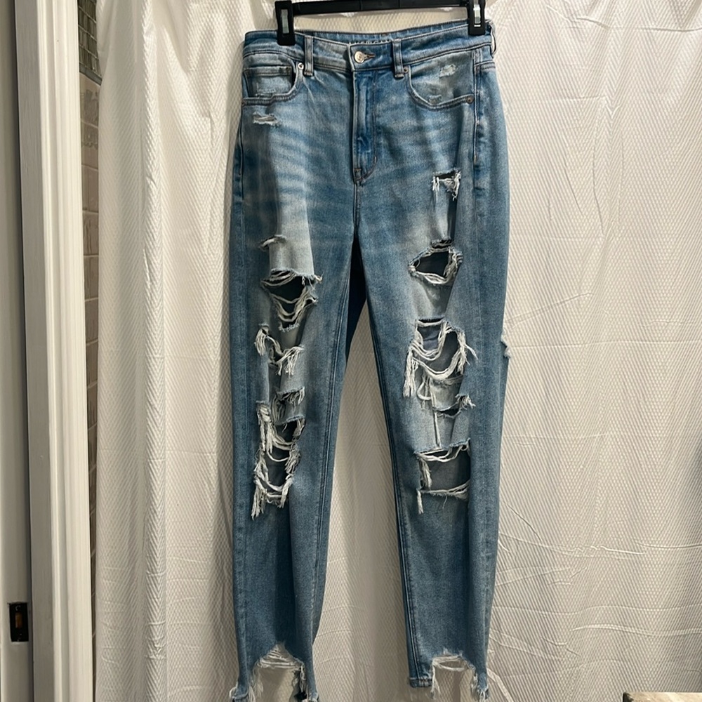 American Eagle Outfitters Women’s Mom Jeans size 6